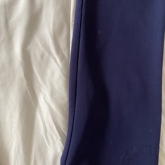 Figs Yola skinny scrub pants (navy) - Picture 3 of 3